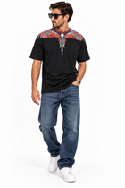 T-Shirt Uomo County of Milan Nera con Stampa Ali Multicolor