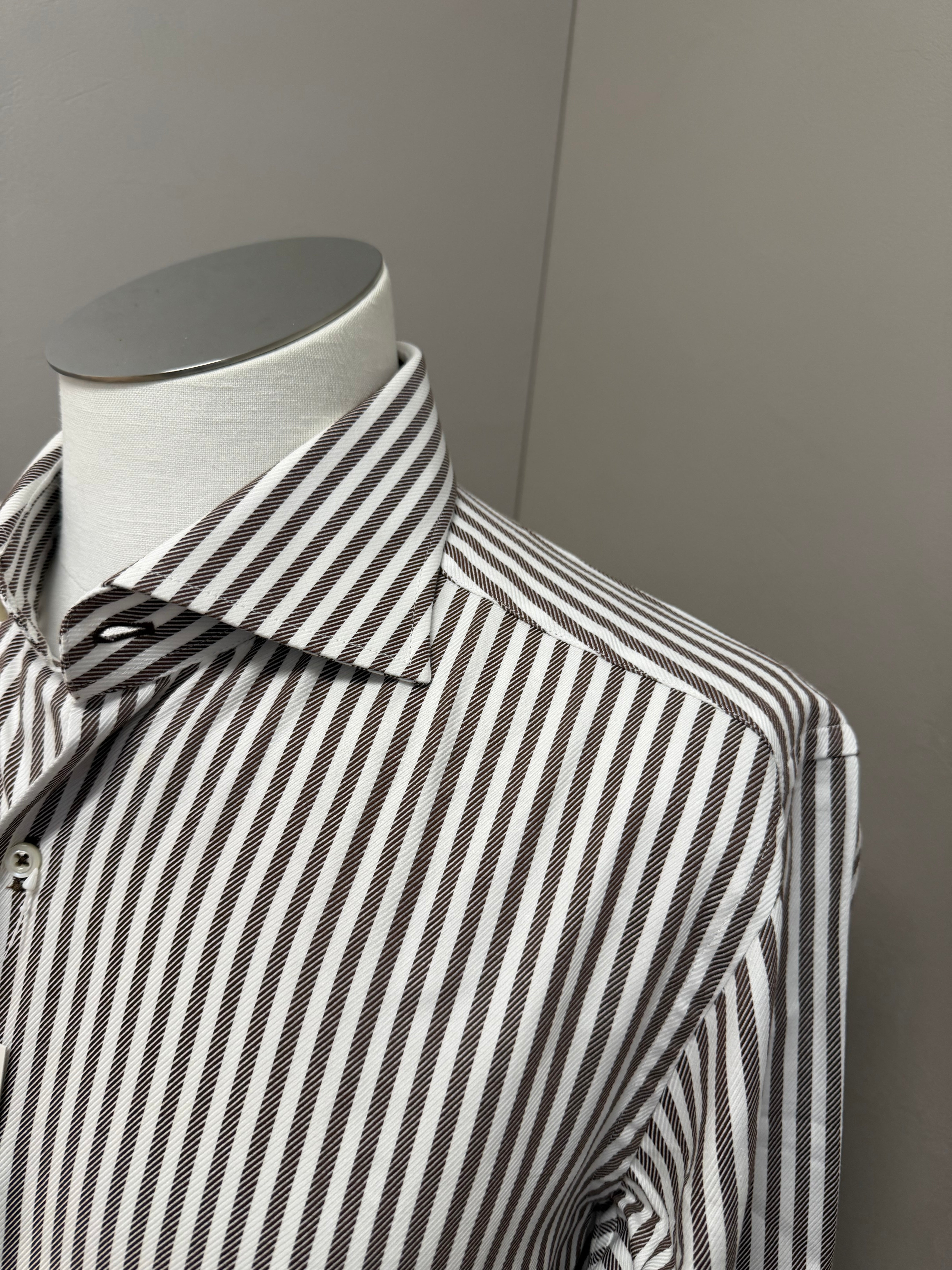 GHR – Camicia Uomo a Righe Verticali in Cotone – Marrone e Bianco, immagine 3