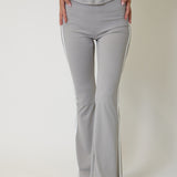 Completo grigio con Bande Laterali Giacca Zip e Pantalone Flare