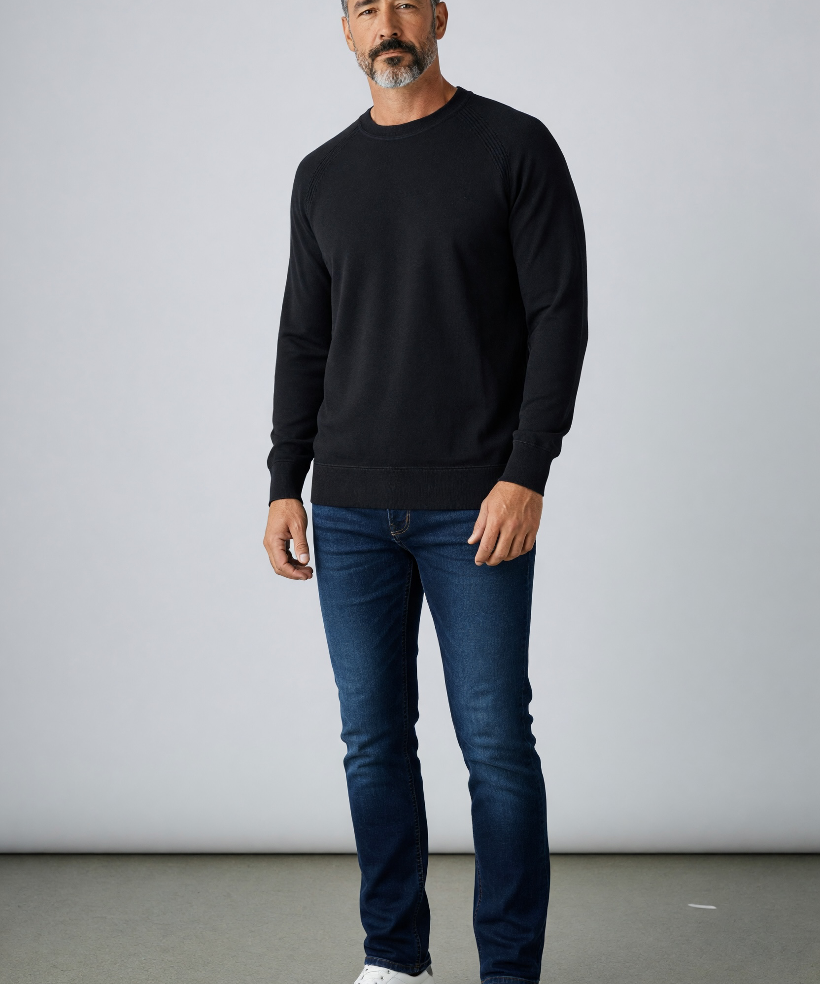 Out/Fit Italy – Maglia Girocollo Raglan in Puro Cotone – Nero