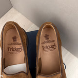 Mocassini Tricker's Elton in Camoscio Marrone con Nappine - Taglia 42 ½ (UK 8.5)