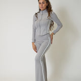 Completo grigio con Bande Laterali Giacca Zip e Pantalone Flare