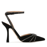 Black pumps