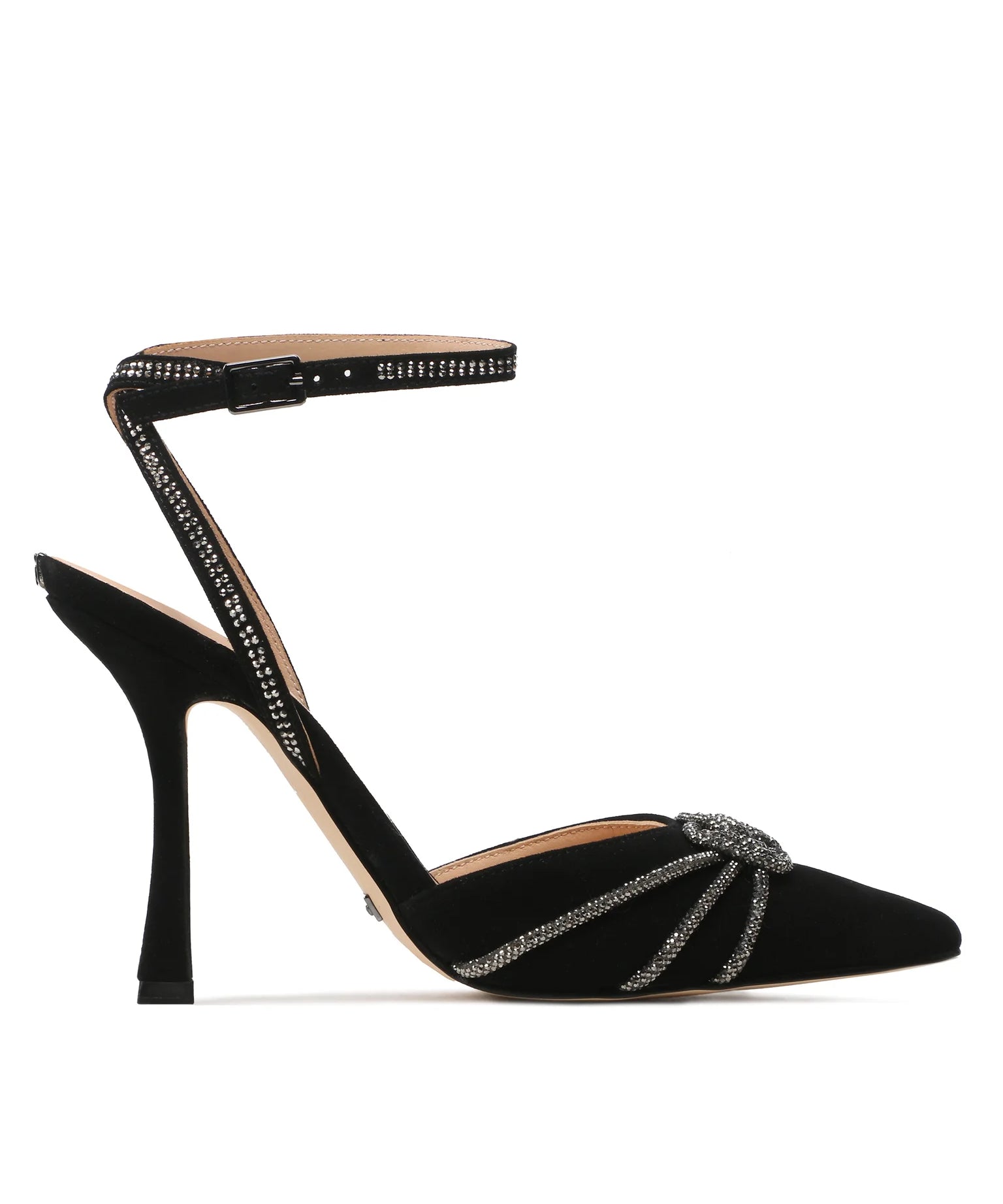 Black pumps
